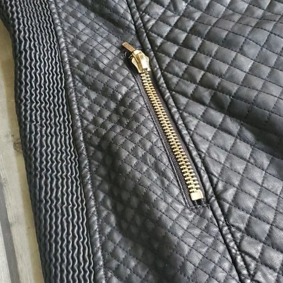 Love Token Quilted Faux Leather Vest Sz Med 8-10 - Picture 2 of 8